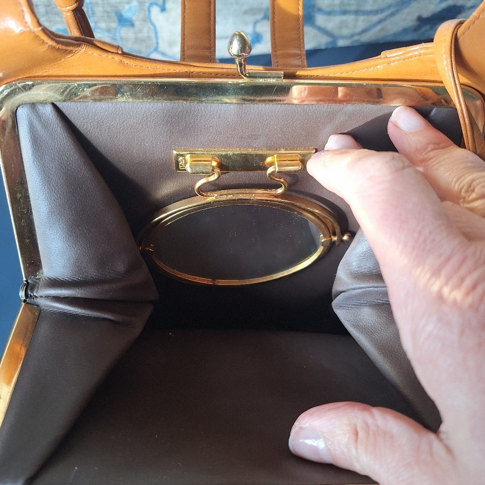 Vintage Preowned Tan Possible Leather Women's Bag Made In Italy---Lou Taylor - Picture 5 of 12